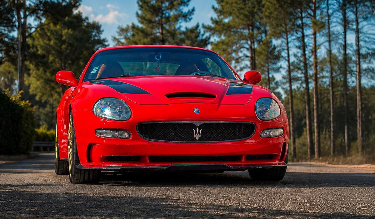 illustration Véhicule personnalisé - D1864 - Maserati 4200 GT